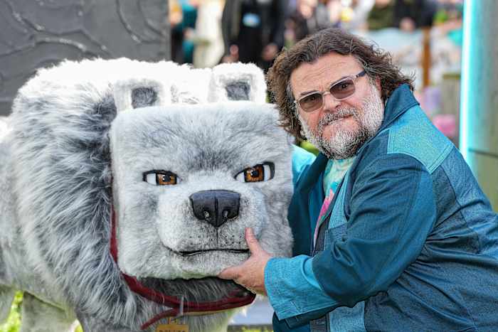 Jack Black, Jason Momoa gaan het minecraft -universum binnen terwijl het fenomeen voor videogames het grote scherm raakt