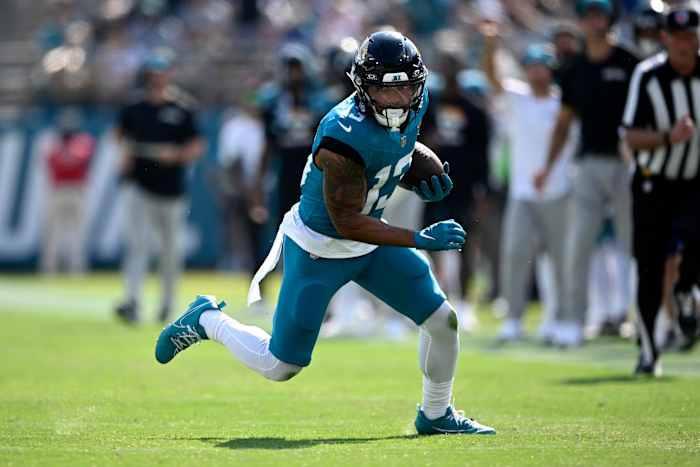 Jaguars stemmen ermee in om ontvanger Christian Kirk in de Texanen te ruilen voor een pick 2026, zegt AP Source