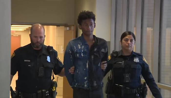 Jury vindt de mens niet schuldig aan moord, veroordeelt hem van doodslag in NE Side tankstation