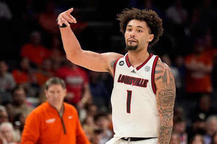 Kentucky's 'Better Without It' Anti-Drug-campagne werft college basketbalspelers om de jeugd te bereiken