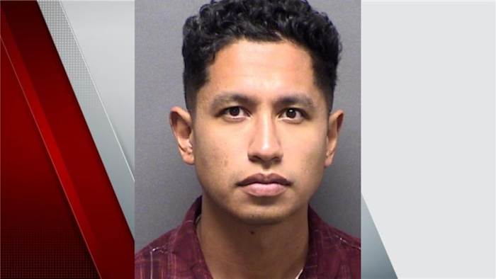 Leraar veroordeeld tot 10 jaar voorwaardelijk voor het sturen van naaktfoto's naar Kennedy High School Student