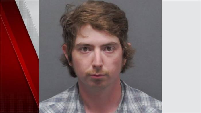 Man beschuldigd van het sturen van seksueel expliciete berichten van tieners na een ontmoeting op Call of Duty