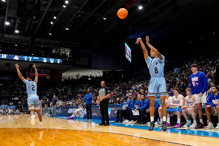 March Madness: Mount St. Mary's Beats American 83-72 in de eerste vier om datum te verdienen met nr. 1 hertog