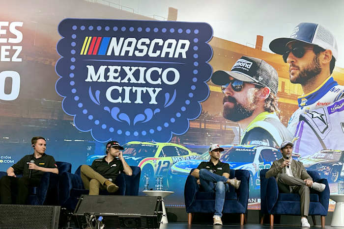 NASCAR -sterren genieten van meeslepende Mexico -stadsbezoek voorafgaand aan de eerste International Cup Series Race