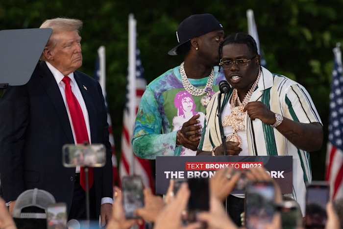 New York rapper die zich bij Trump bij Campaign Rally heeft aangesloten, pleit schuldig aan poging tot moord