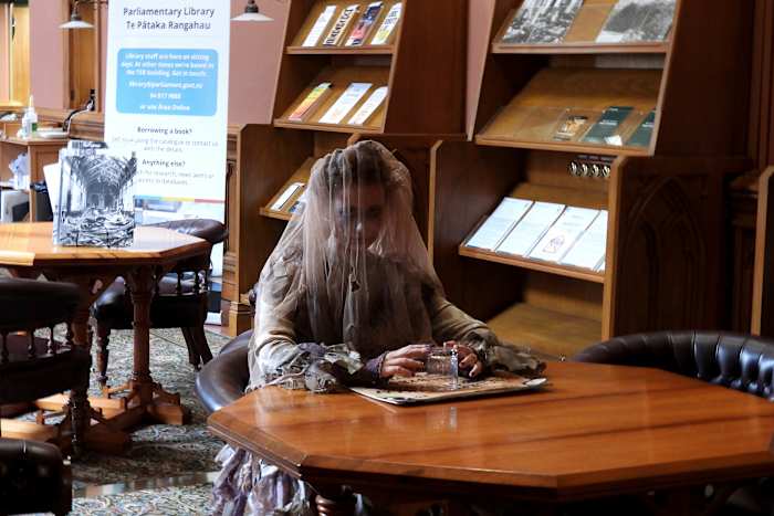 Nieuw -Zeelandse parlement toont zijn griezelige kant in een rondleiding door mysterieuze doden en katteninfestaties