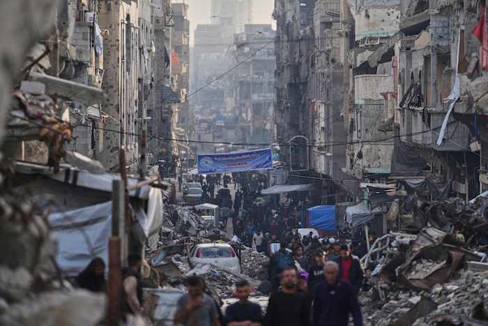 Nieuwste van het Midden-Oosten: Israël bestelt meer evacuaties en Palestijnen organiseren zeldzame anti-Hamas-protesten