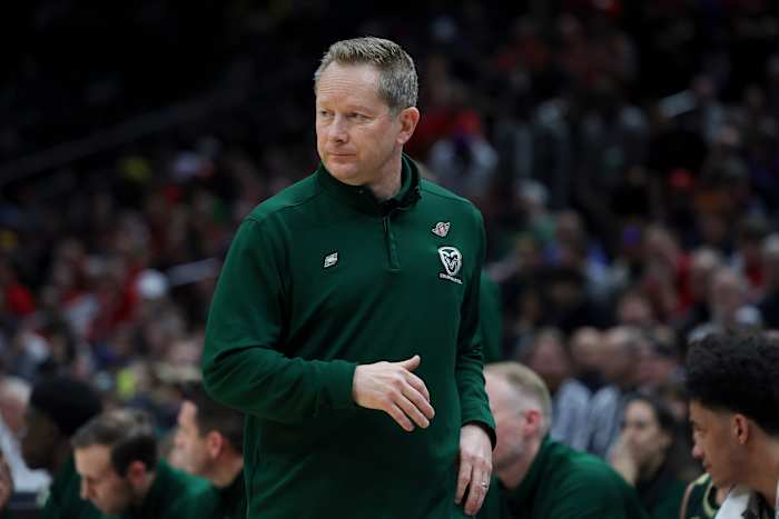 Niko Medved verlaat Colorado State voor zijn geboorteland Minnesota na een NCAA -toernooi van de Rams