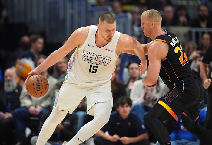 Nikola Jokic maakt NBA-geschiedenis met 30-20-20 Triple-Double in Nuggets 'OT overwinning op Suns