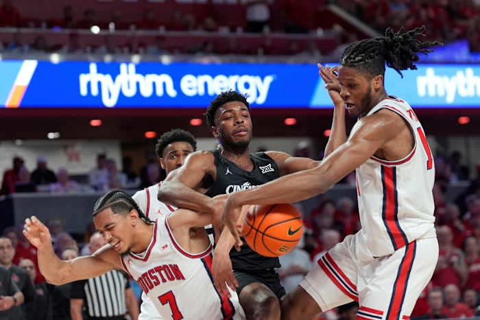 Nr. 4 Houston Clinches Big 12 reguliere seizoenstitel met 73-64 overwinning op Cincinnati