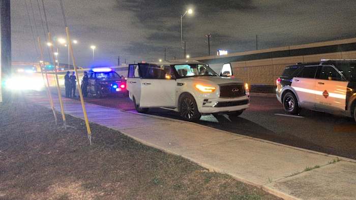 Onderzoek aan de gang na het schieten van de passagier gewond in verre noordwestkant, zegt SAPD
