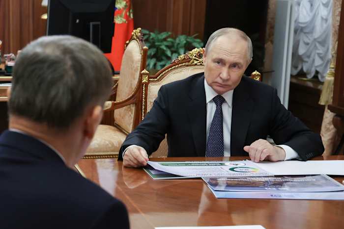 Poetin stelt voor om Oekraïne te plaatsen onder niet-gesponsorde extern bestuur