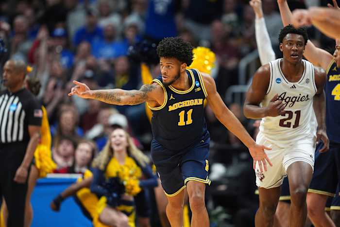 Roddy Gayle's tweede halve golf leidt Michigan voorbij Texas A&M 91-79 in maart Madness Turnaround