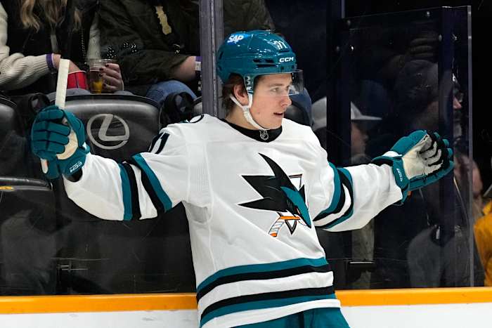 Rookie nr. 1 pick Macklin Celebrini blijft vrolijk in het vinden van positieven te midden van Sharks 'Losing Season