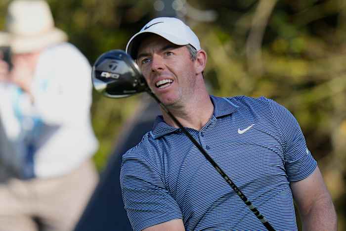 Rory McIlroy Mum op video van hem die telefoon neemt van de speler van de Universiteit van Texas die hem haalt