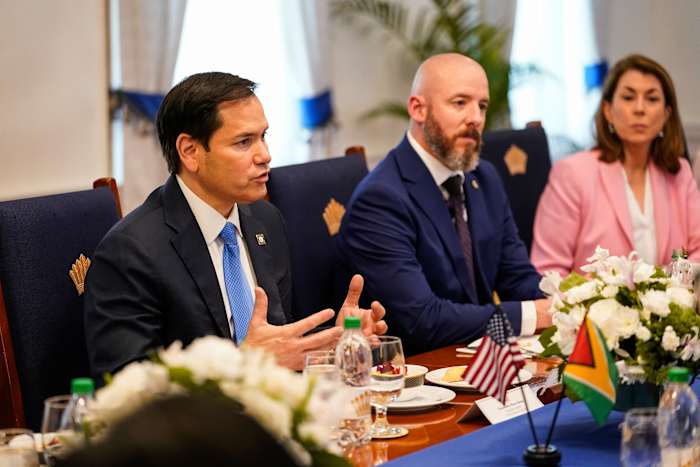 Rubio belooft strenge reactie als Venezuela Guyana aanvalt