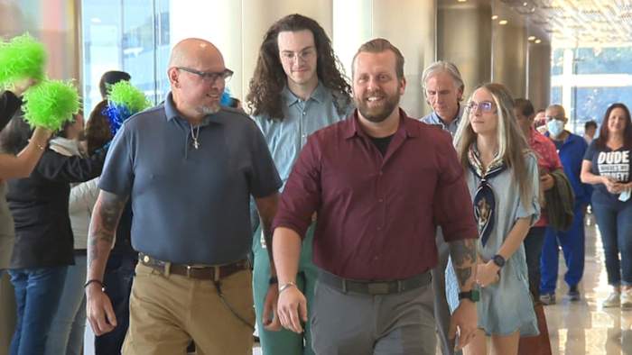 SAPD-officier doneert de nier in levensreddende transplantatie aan collega-officier