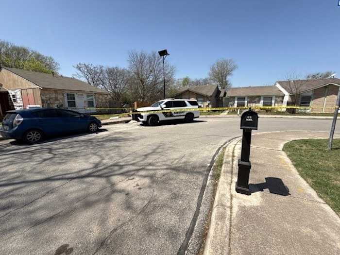 Sheriff's Office, mannelijk slachtoffer gewond in het noordoosten van Bexar County, zegt Sheriff's Office
