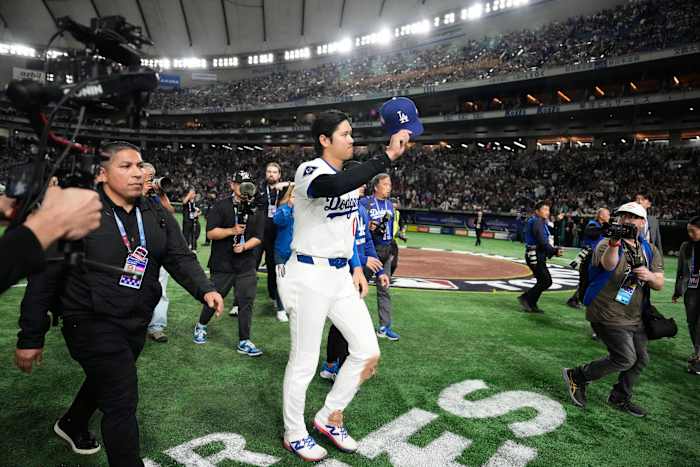 Shohei Ohtani kwam thuis als een nationale held, en hij liet Japan niet in de steek in de Tokyo -serie