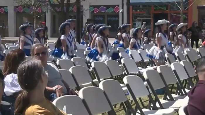 South San High School -studenten presenteren staatstrots op de Ceremonie van Texas Independence Day