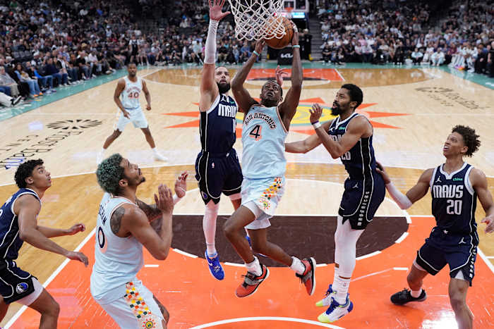 Spurs G De'Aaron Fox om de rest van het seizoen te missen met vingerblessure