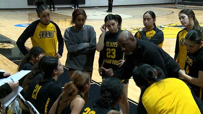 TLU damesbasketbal beveiligt de overuren winst in conferentietoernooi