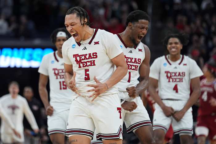 Texas Tech Rallies van 16 punten naar beneden om Arkansas 85-83 te verslaan in First OT-wedstrijd in maart Madness