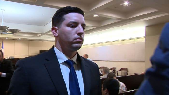 Trial vertraagde voor ex-SAPD-officier die tiener in 2022 neerschoot vanwege bewijskwesties