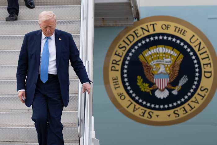 Trump zegt dat de eerste oproep met de nieuw geslagen Canadese premier 'extreem productief' was