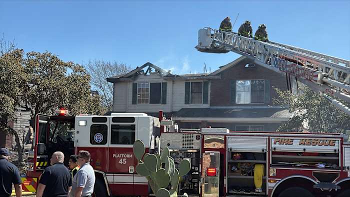 Twee huizen vernietigd in vuur aan de westkant, zegt Safd; Geen verwondingen gemeld