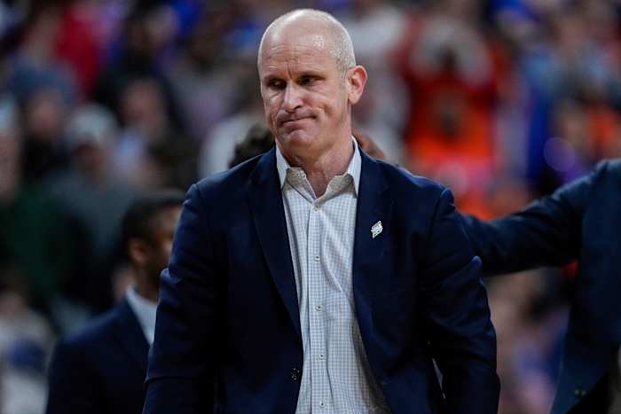 UConn's Dan Hurley drukt spijt uit over postgame -opmerkingen die op de camera zijn gevangen