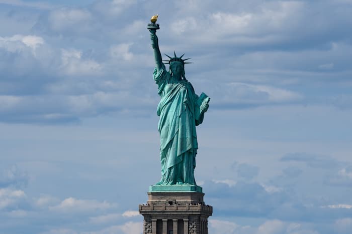 Uit Frankrijk komt een oproep voor Trump's Amerika om Lady Liberty terug te geven. Dit is waarom het niet zal gebeuren