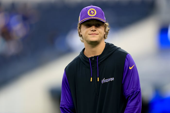Vikingen zijn toegewijd aan JJ McCarthy als het starten van QB na het overwegen van Aaron Rodgers, zegt AP Source