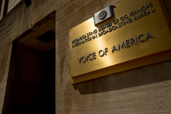 Voice of America beëindigt contracten met Associated Press, Reuters en Agence France Presse