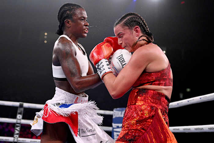 Voormalig Amerikaanse politieagent Tiara Brown verslaat Skye Nicolson om WBC -vedergewicht kampioen te worden