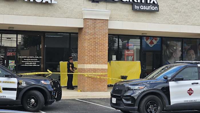 2 Dood bij het fotograferen via een geschil voor mobiele telefoons bij de reparatiewerkplaats Northwest Side, zegt SAPD