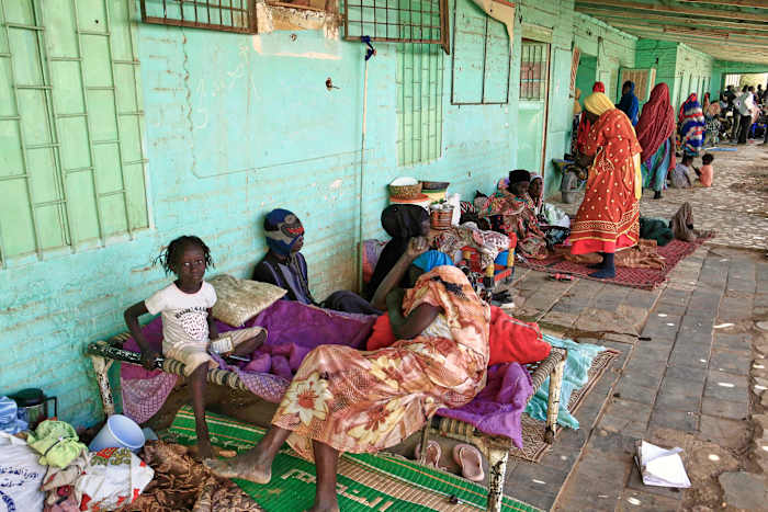 2 Gedood als Sudan's paramilitair intensiveert aanvallen op verplaatsingskamp in Noord -Darfur