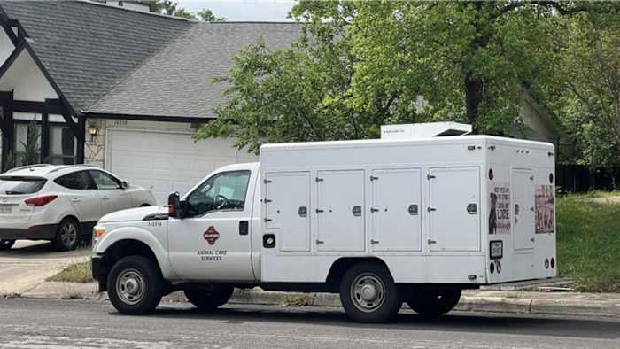 3 honden vallen een vrouw aan die in de wijk Far West Side Landing, zegt SAPD, zegt Sapd