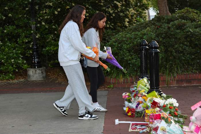 Angst en paniek in de staat Florida, terwijl dodelijk schieten studenten op de vlucht stuurt