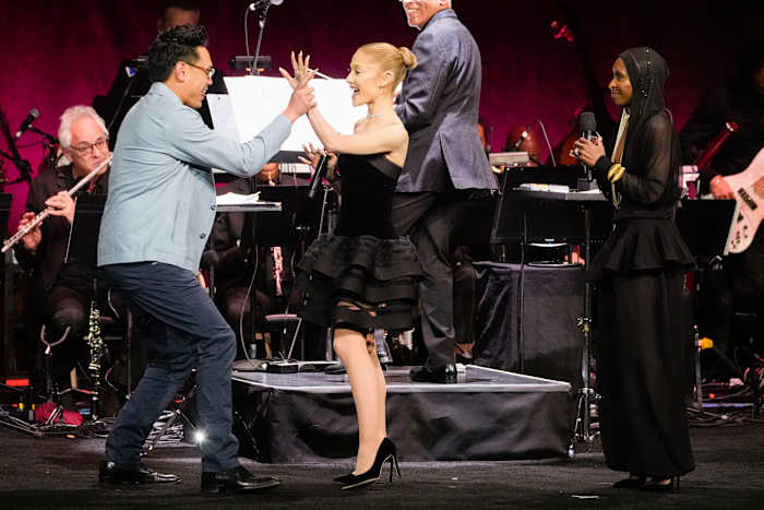 Ariana Grande, Cynthia Erivo Pleed New 'Wicked: For Good' -beelden tijdens Cinemacon Victory Lap