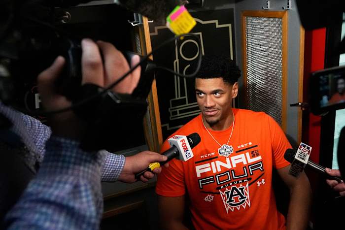 Auburn gaat van vroege turbulentie met spelers in de lucht naar de landing in de NCAA Final Four