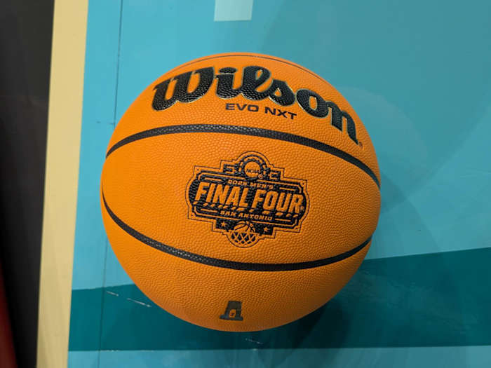 Bekijk om 10.00 uur: NCAA Final Four Dribble voor heren gepresenteerd door Buick