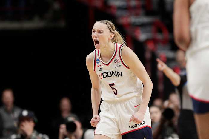Bueckers heeft carrière-hoog 40 om een-vrouw March Madness-rout te leiden voor UConn, 82-59 over Oklahoma