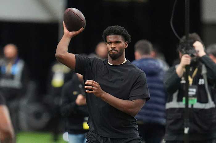 Colorado zal Shedeur Sanders 'nr. 2 en Travis Hunter's nr. 12 in ceremonie bij Spring Game met pensioen gaan