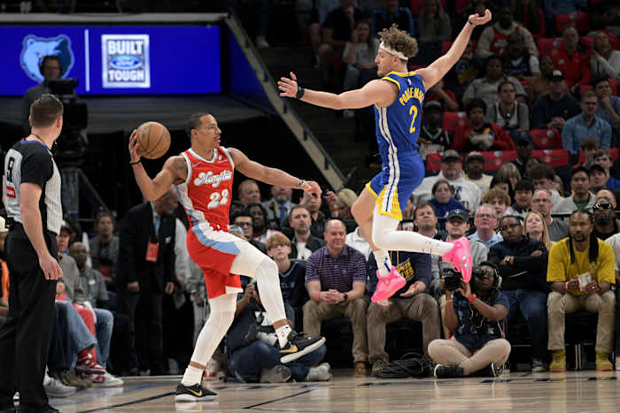 Curry raakt 12 3-pointers, scoort 52 terwijl Warriors Grizzlies verslaan 134-125
