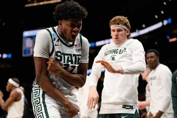 De 2e helft Rally van Michigan State stuurt Spartanen voorbij Ole Miss 73-70 terwijl Izzo opnieuw wint in Sweet 16