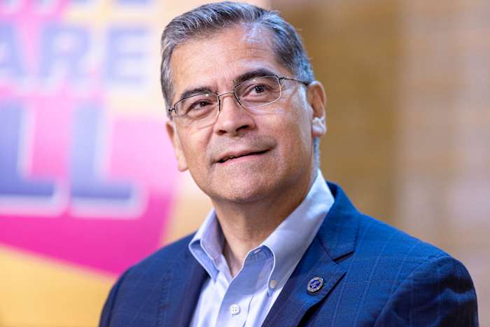 De beste gezondheidsambtenaar van Biden, Xavier Becerra, gaat de race in om de Californische regering Gavin Newsom op te volgen