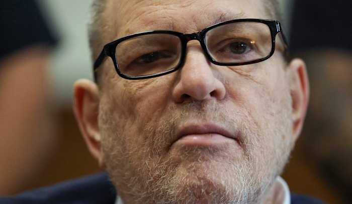 De kamergenoot van de aanklager van seksuele aanval getuigt van het nieuwe huis van Weinstein die niet helemaal een herhaling is