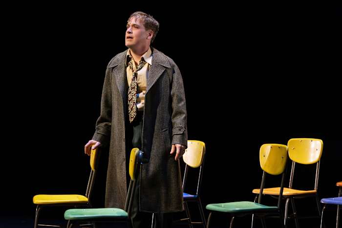 De veelzijdige acteur Tr Knight wordt griezelig op Broadway met het spel 'Stranger Things'