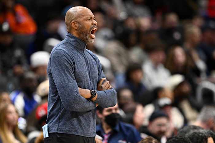 Een geschokte magische coach Jamahl Mosley reageert op de schietpartij in Florida: 'Lives zijn belangrijker'